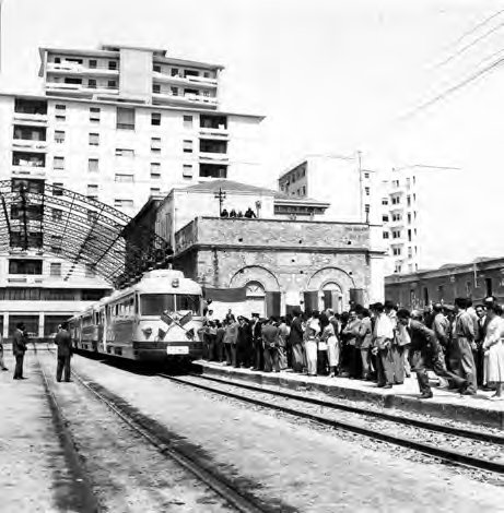 File:Stazione Cagliari FCS Viale Diaz 1960.jpg