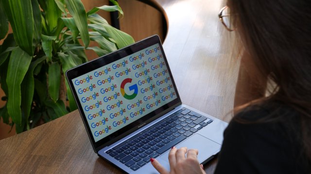 Article thumbnail: ANKARA, TURKIYE - SEPTEMBER 03: A woman looks at a laptop screen displaying the logo of Google in Ankara, Turkiye on September 03, 2024. (Photo by Dilara Irem Sancar/Anadolu via Getty Images)