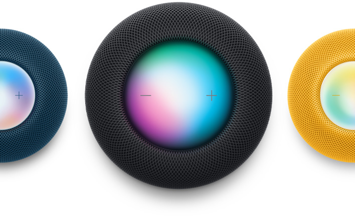 ブルーのHomePod mini、ミッドナイトのHomePod、イエローのHomePod miniを上から見た画像。Siriがオンになっている。