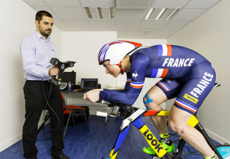 Démonstration de numérisation 3D d'un cycliste en position "contre la montre"