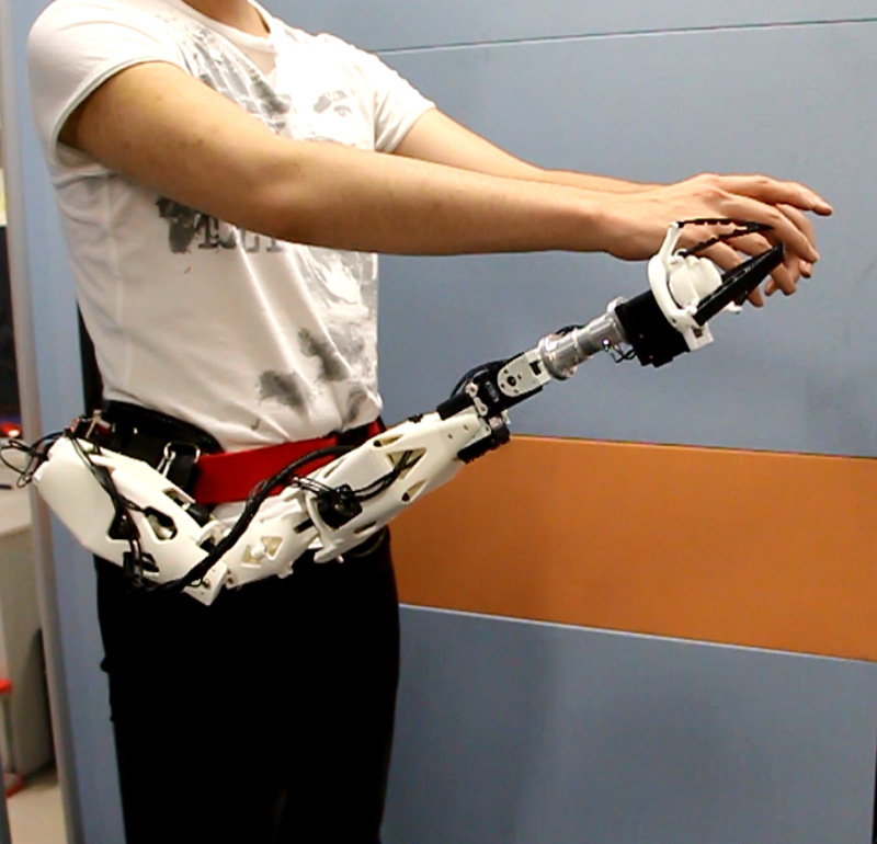 Proposed wearable robot arm with consideration of weight and usability