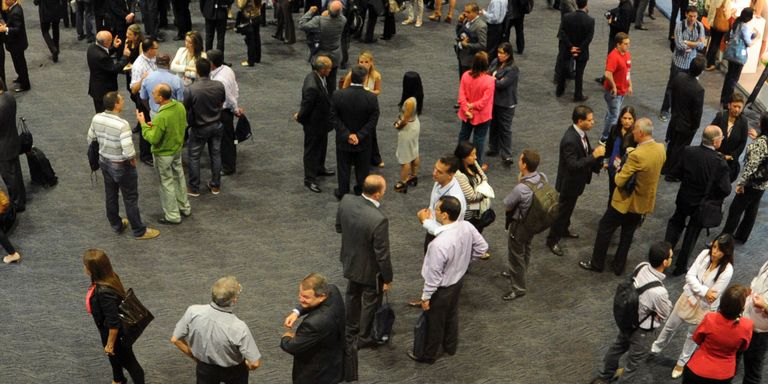 Grupo de personas en una convención. Comercio - Banco Interamericano de Desarrollo - BID 