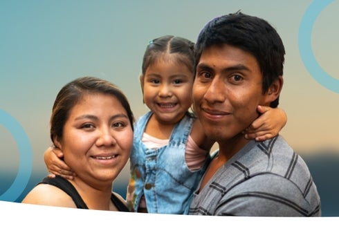 Family Smiling - Digital-Reduce-Poverty-Sustainable-Development - Inter American Development Bank - IDB