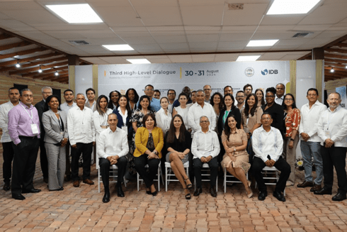 Members of the Regional Climate Change Platform of Economy and Finance Ministries of Latin America and the Caribbean Group photo - Climate Change - Inter American Development Bank - IDB