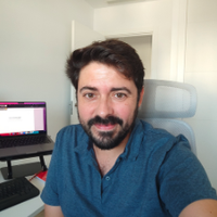 Headshot of Alejandro Gonzalez