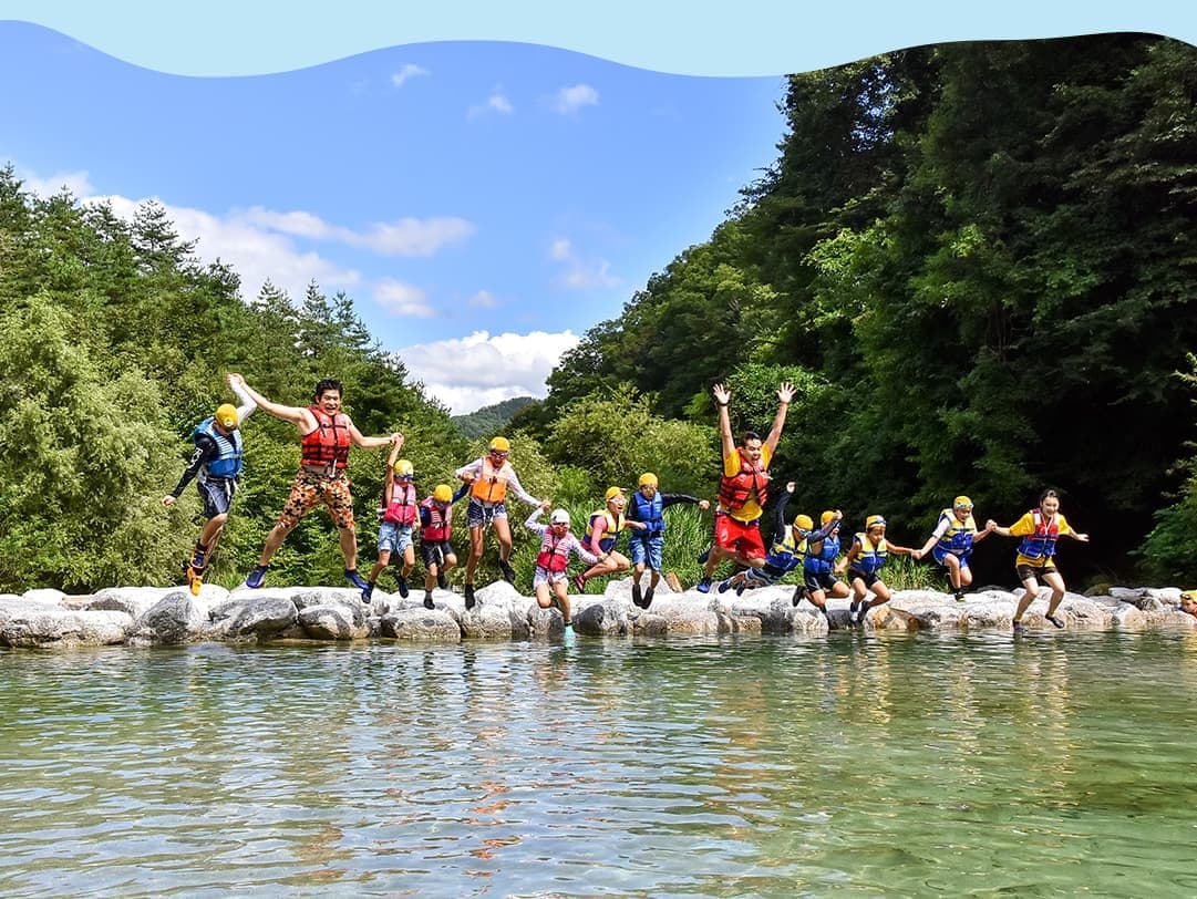 夏休みサマーキャンプ川遊び