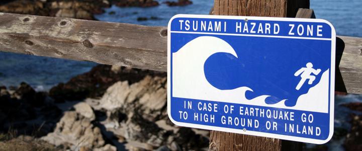 Tsunami hazard sign