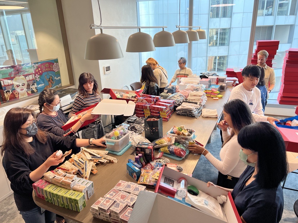 Warner Music’s Hong Kong office helps children through Refugee Union